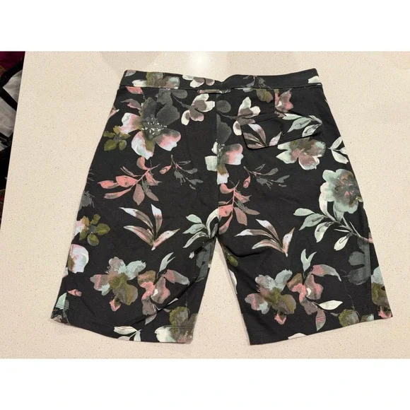 Goodman Brand Men's Floral Print Shorts Size S Black Casual Chino Style - Picture 2 of 3